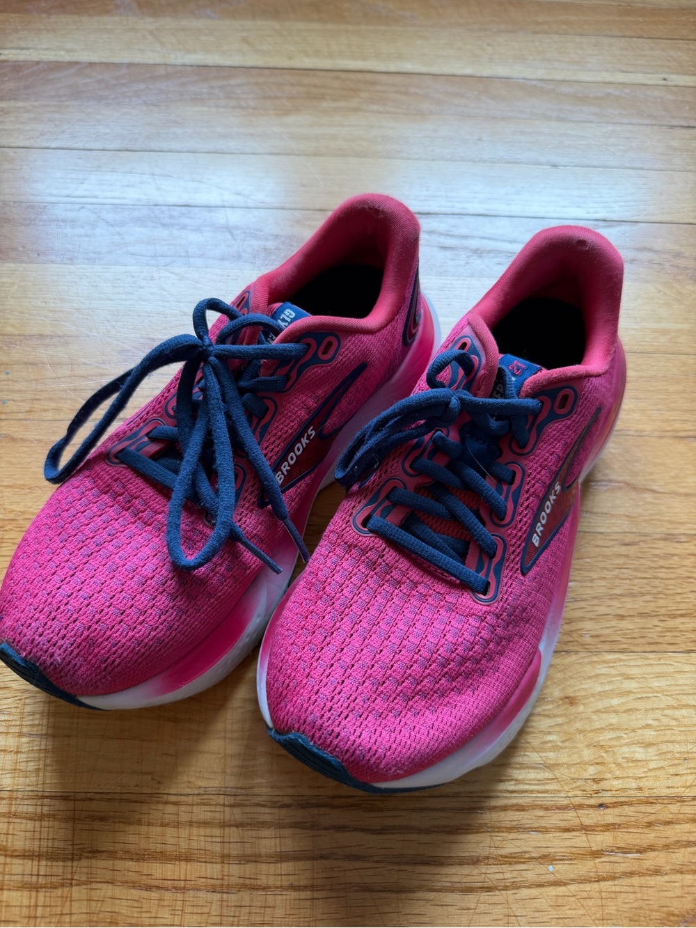 Brooks Glycerin Pink Running Sneakers with Navy Accents